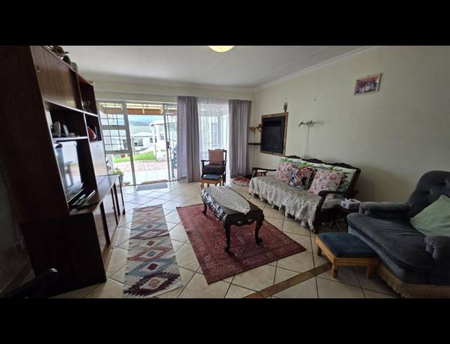 3 BEDROOM HOUSE FOR SALE IN FRAAIUITSIG